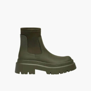 Rubberised flat boots